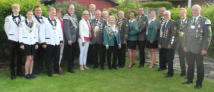 v.l.: Torben Haase (bester Nachwuchsspielmann), Clara Pietsch (Kinderkönigin), Timo Schuran (Adjutant Bester Spielmann), Tjaard Eggers (Bester Spielmann), Andrea und Manfred Kanebely (Adjutant Vizekönig), Andrea und Bernd Kanebley (Vizekönig) Christa und 